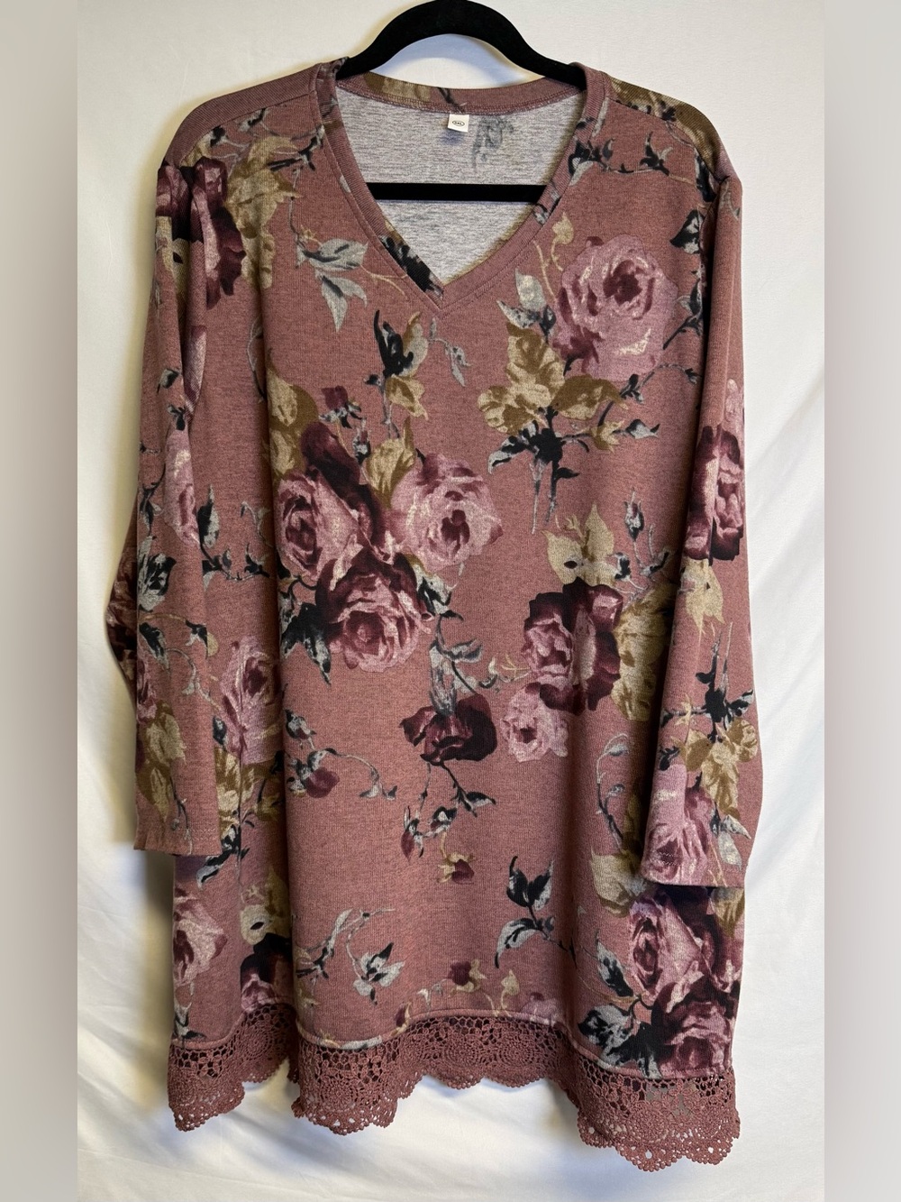 Mauve Floral V-Neck Crochet-Hem Sweater Tunic